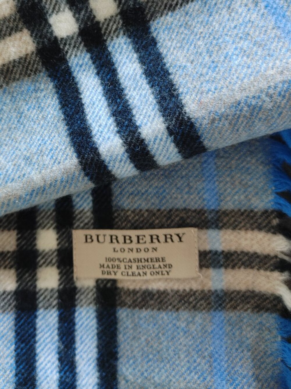 ✨💙Burberry Cashmere Scarf with Double Fringe💙✨ - Picture 3 of 16